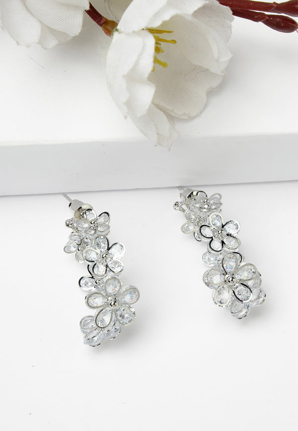 Boucles d'oreilles florales blanches