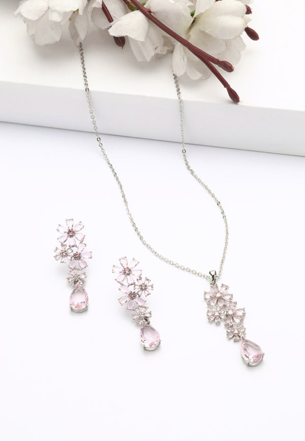 Set di Orecchini a Goccia e Collana Floreale in Fiore